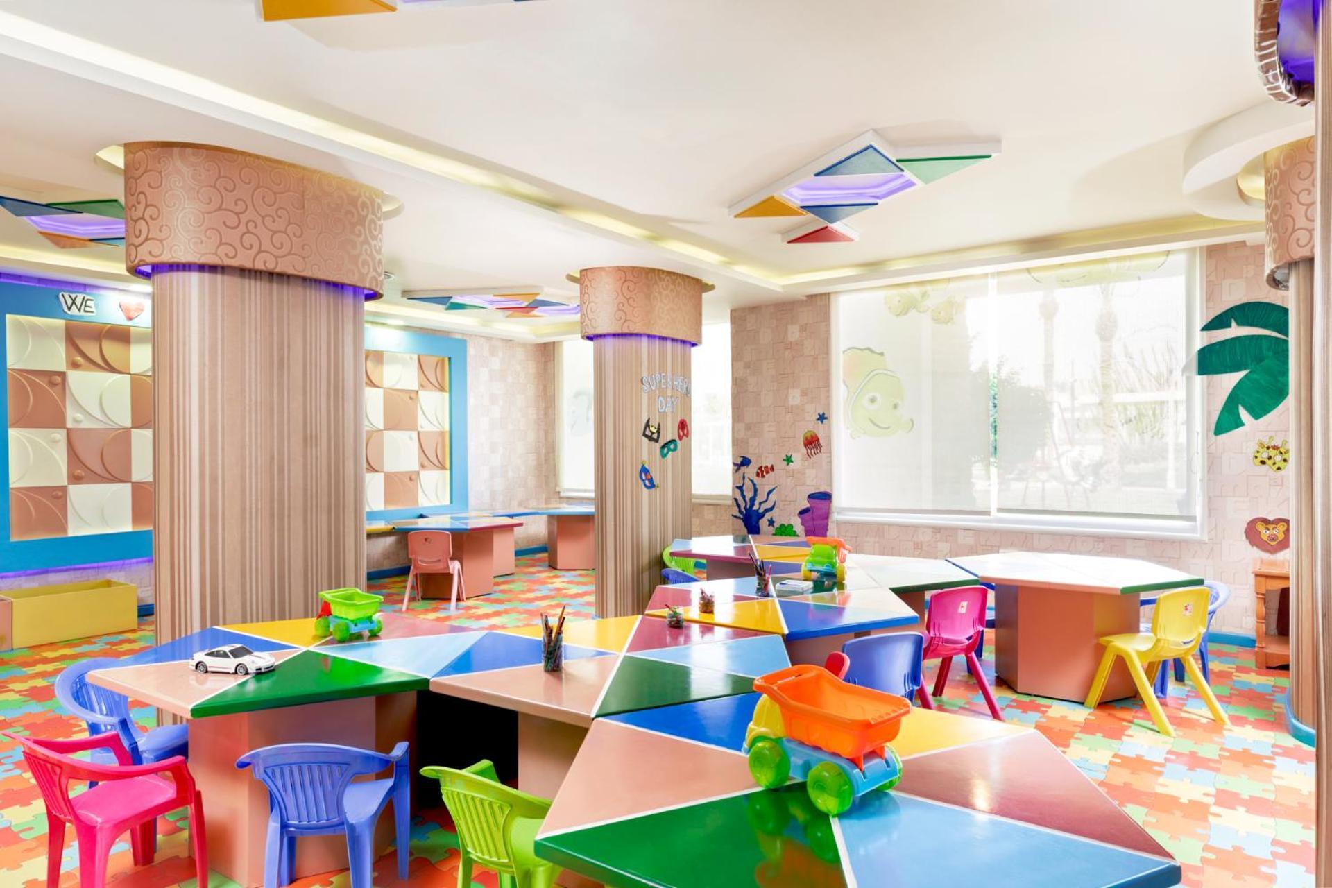 Pickalbatros Dana Beach Resort - Aqua Park Hurghada Esterno foto A typical classroom at the International School of Asia