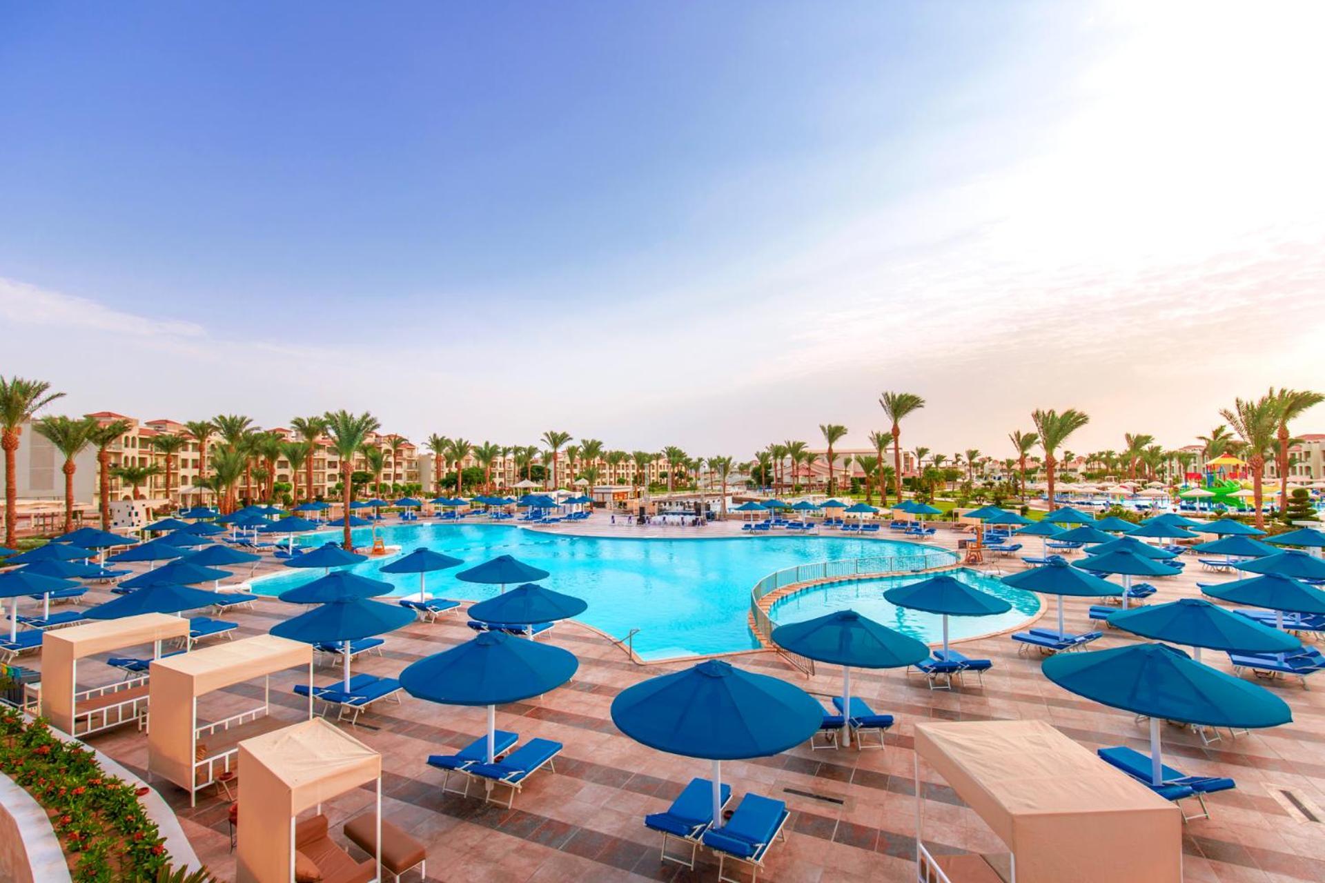 Pickalbatros Dana Beach Resort - Aqua Park Hurghada Esterno foto The swimming pool at the Hilton Sharm El-Sheikh Resort