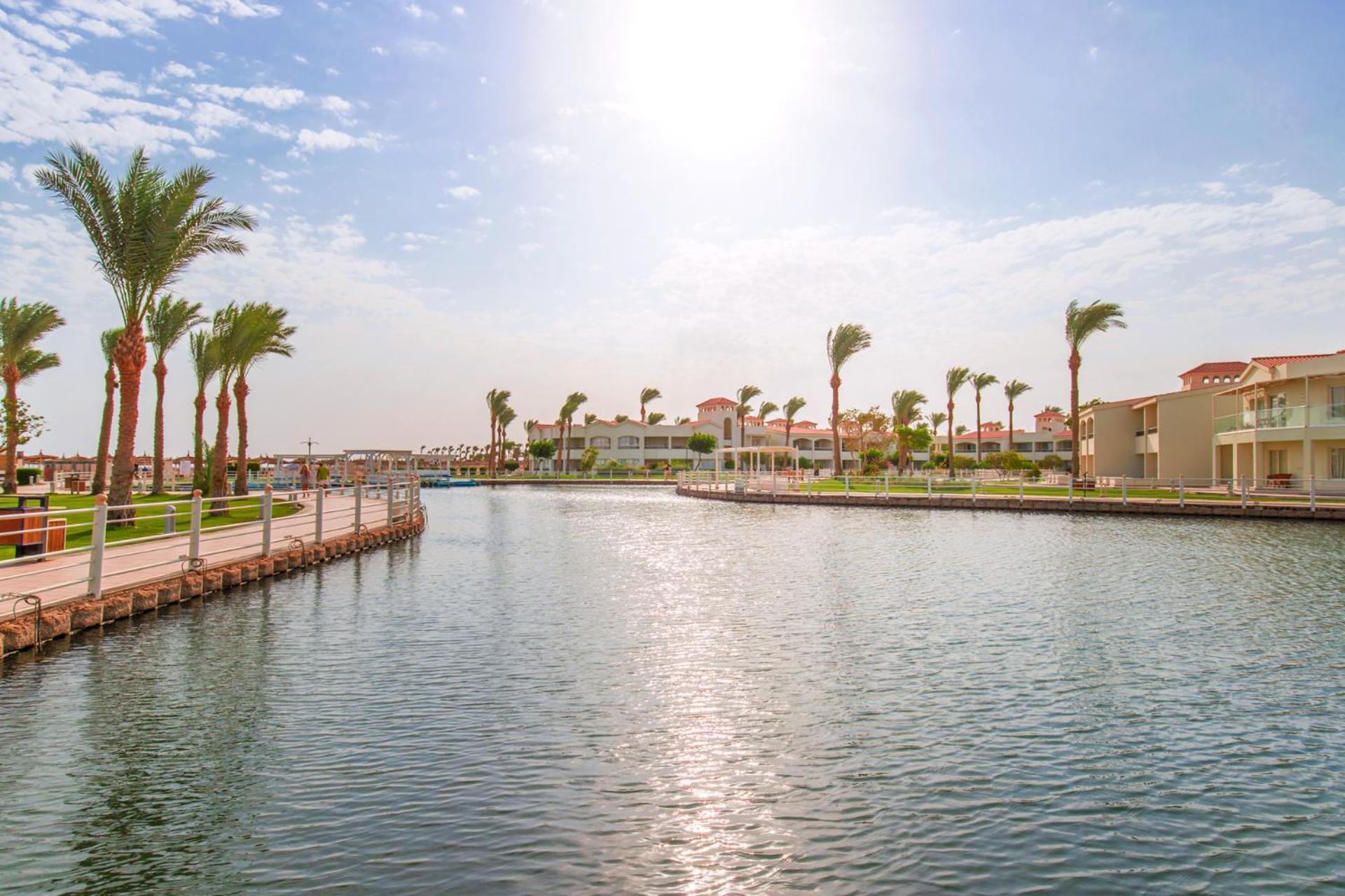 Pickalbatros Dana Beach Resort - Aqua Park Hurghada Esterno foto Marina El Alamein