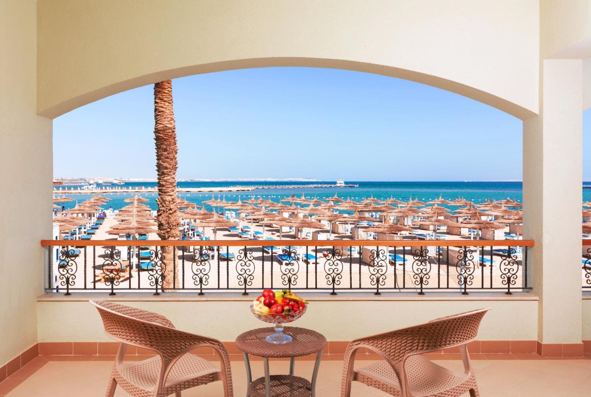 Pickalbatros Dana Beach Resort - Aqua Park Hurghada Esterno foto View from a hotel room