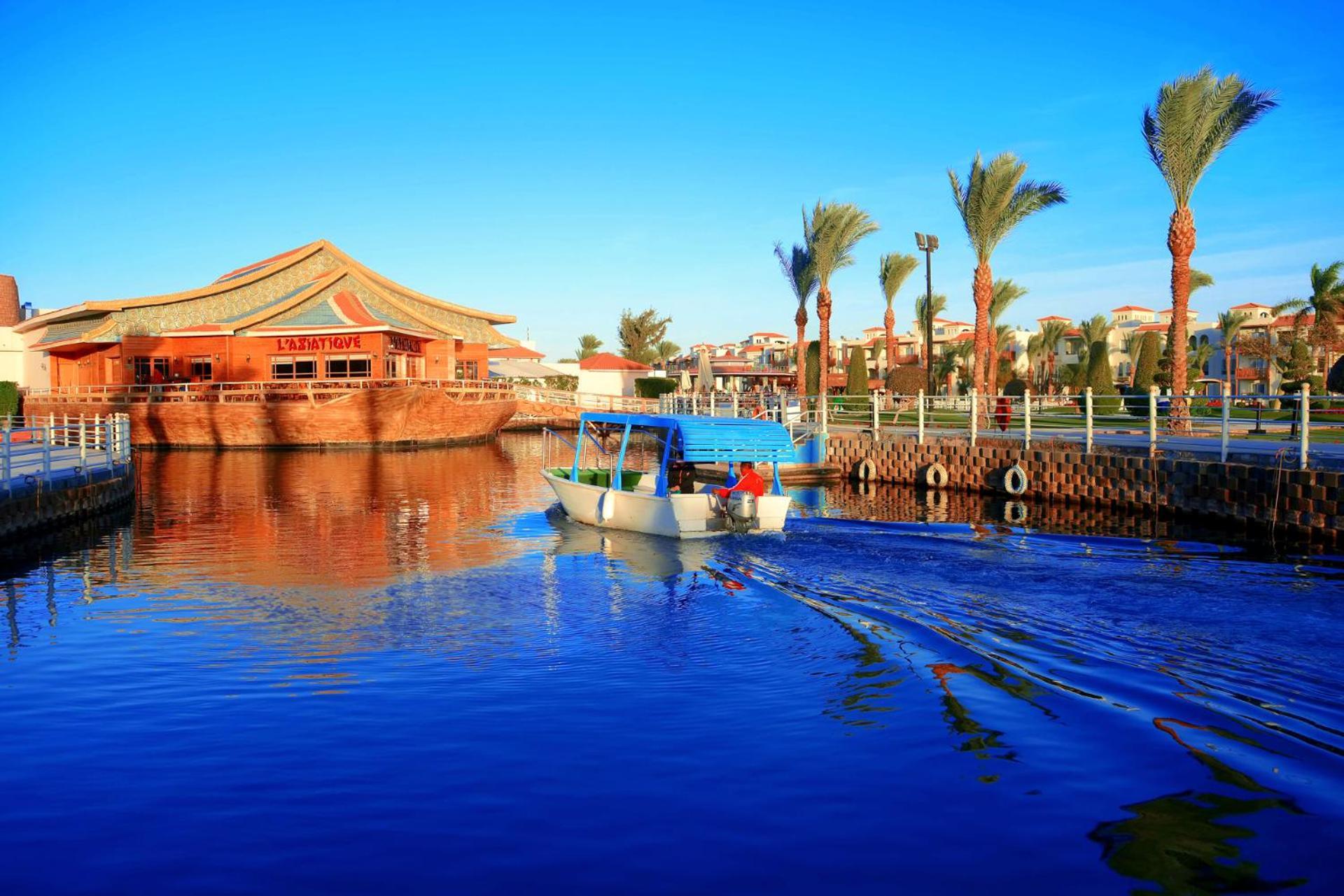 Pickalbatros Dana Beach Resort - Aqua Park Hurghada Esterno foto The Village at Lake Havasu