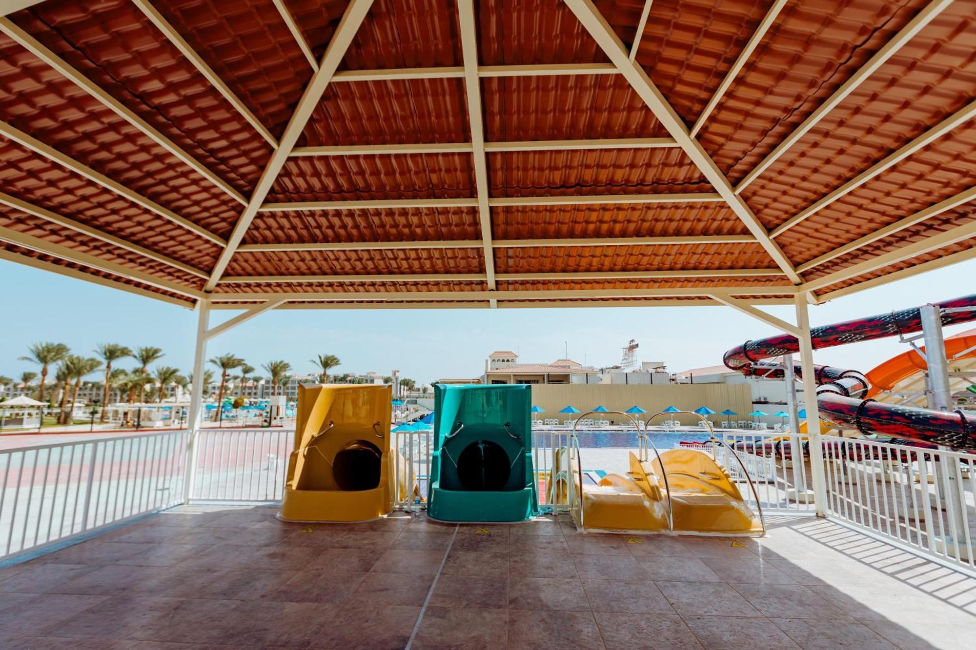 Pickalbatros Dana Beach Resort - Aqua Park Hurghada Esterno foto The water park