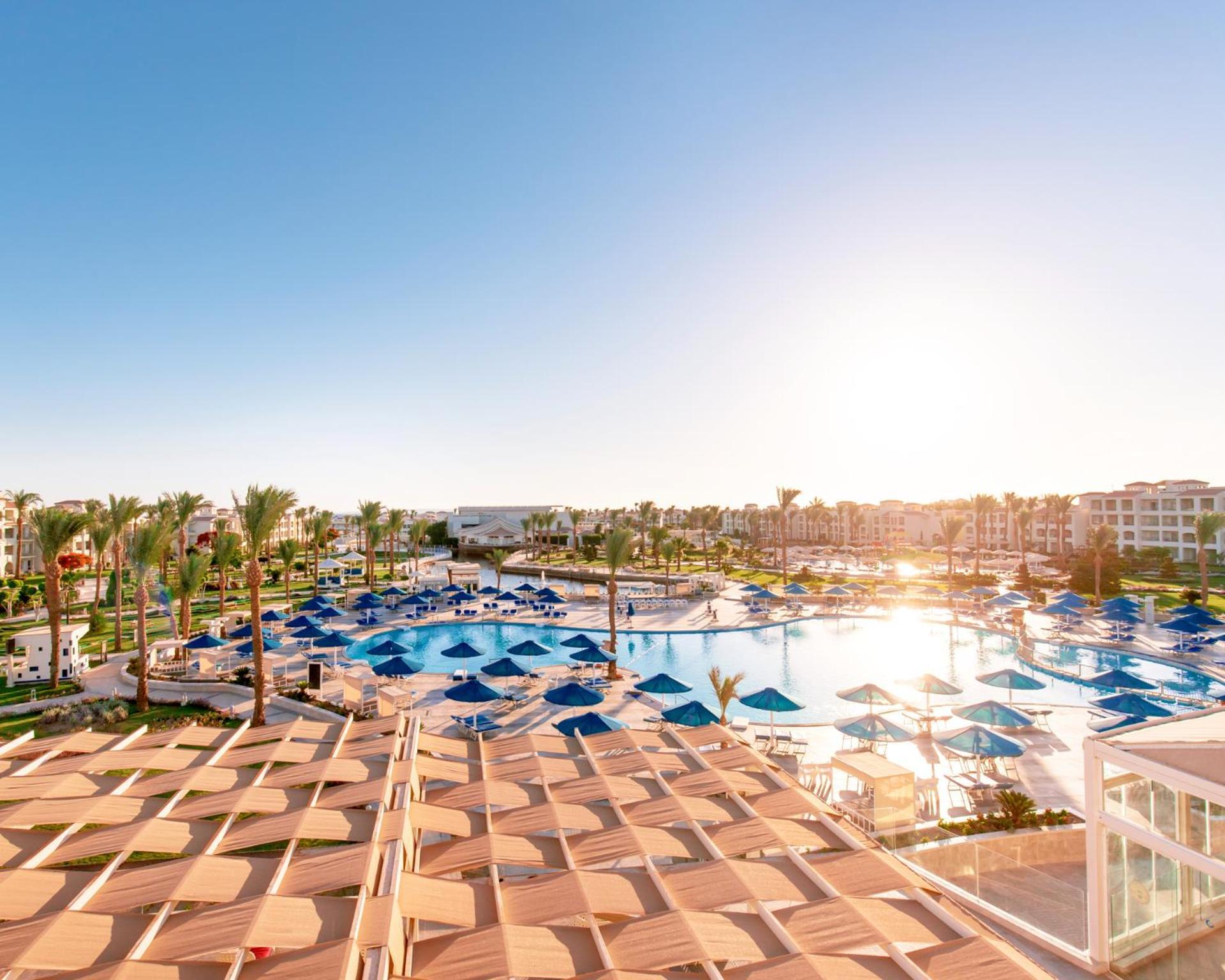 Pickalbatros Dana Beach Resort - Aqua Park Hurghada Esterno foto Sunrise at the Hilton Sharm El Sheikh Resort