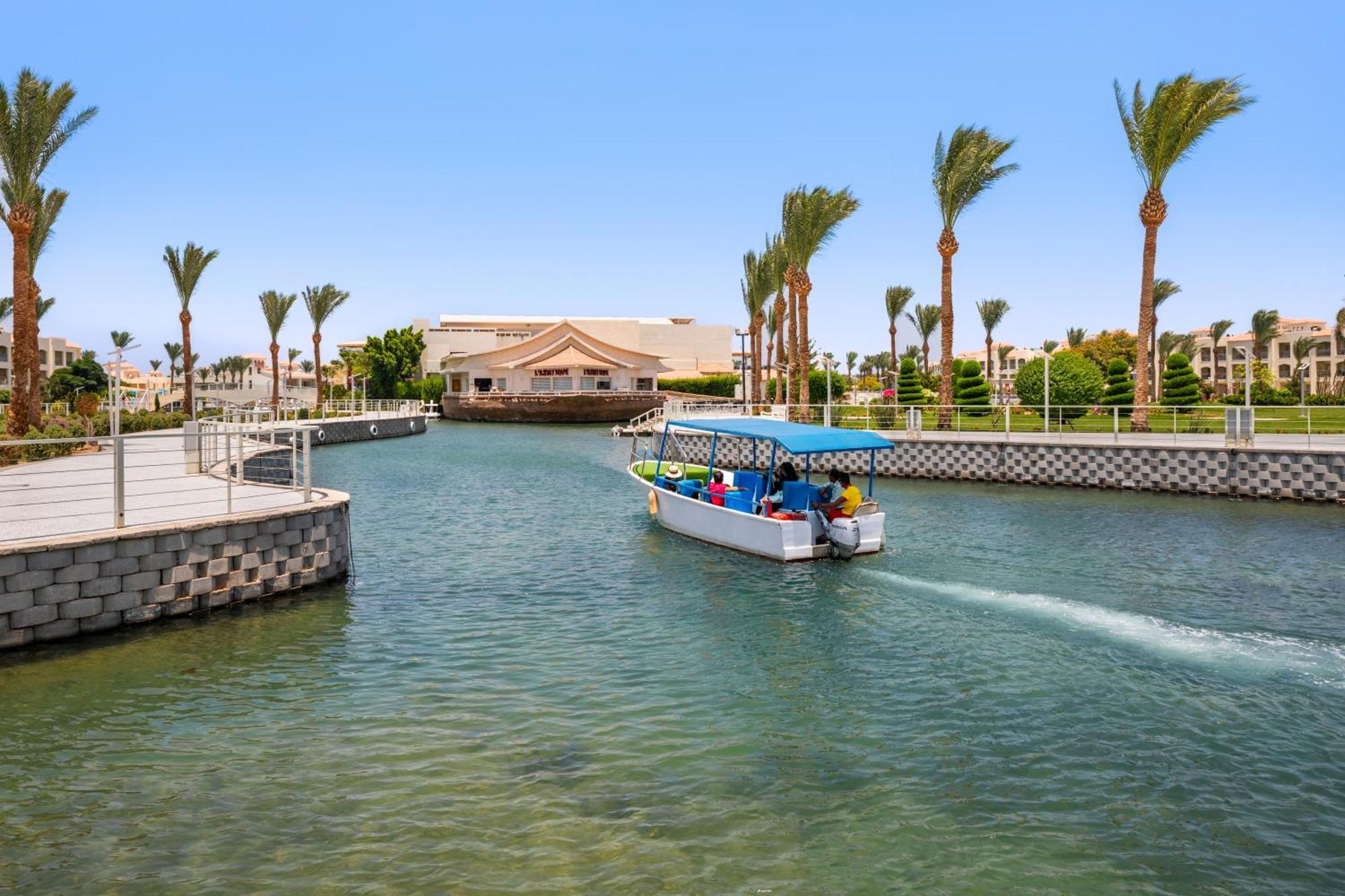 Pickalbatros Dana Beach Resort - Aqua Park Hurghada Esterno foto Marina