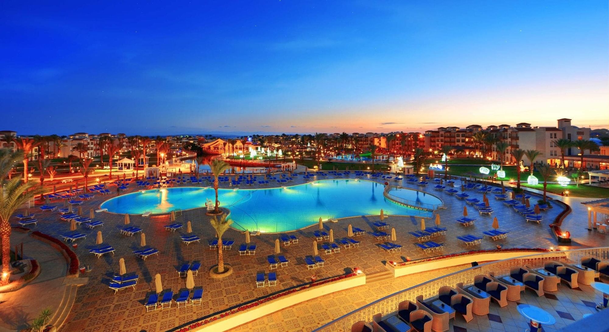 Pickalbatros Dana Beach Resort - Aqua Park Hurghada Esterno foto Sunset at the Grand Hotel